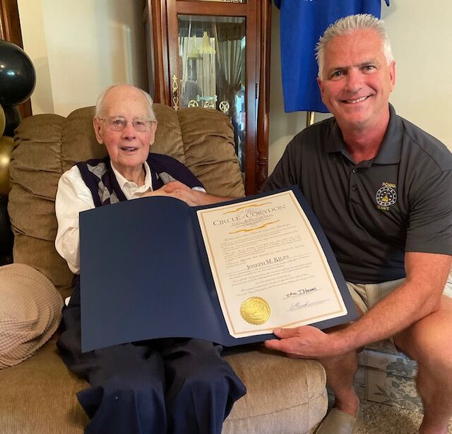 Kilps receives the Circle of Corydon